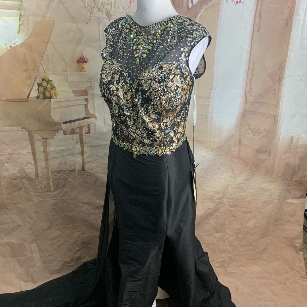 SOLD NEW MAC DUGGAL 82066M CAP SLEEVE TRUMPET GOWN - Picture 6 of 16